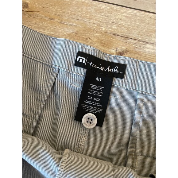 Travis Mathew - 40" - Gray stripe - Stretch Golf Shorts - Picture 3 of 8